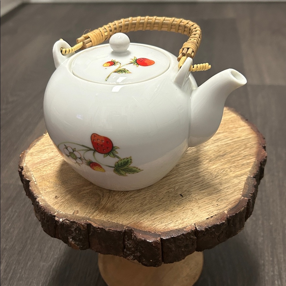 Vintage Japanese Porcelain Teapot with Strawberry Design - Picture 2 of 5